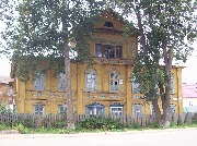 Кировская область, Лузский район, пгт. Лальск, дом Пономарева (ул. Ленина, 36).